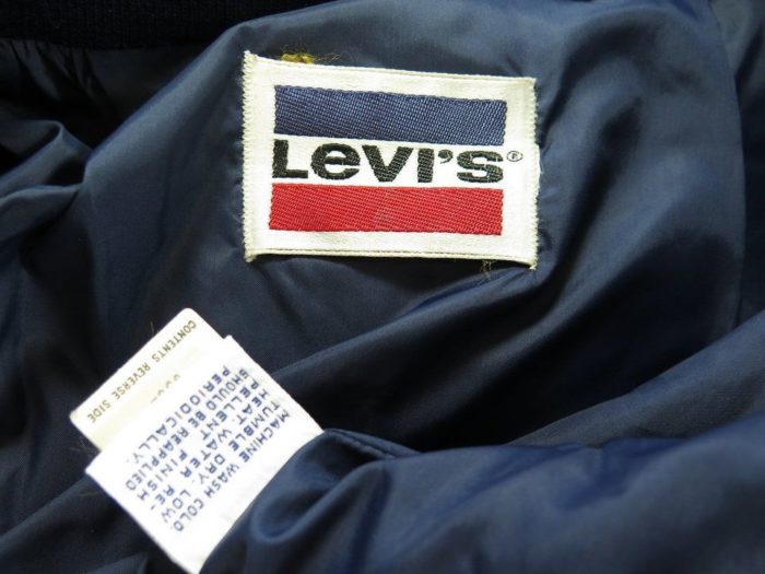 Levis-puffy-ski-jacket-red-G98X-11