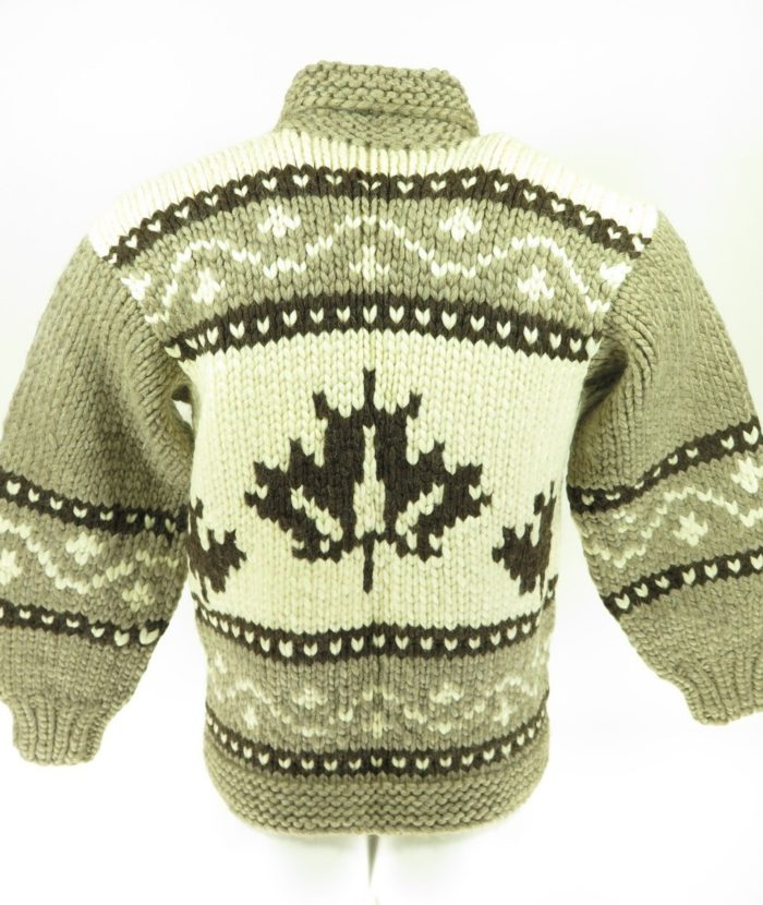 Canada-made-cowichan-leaf-sweater-G89K-3
