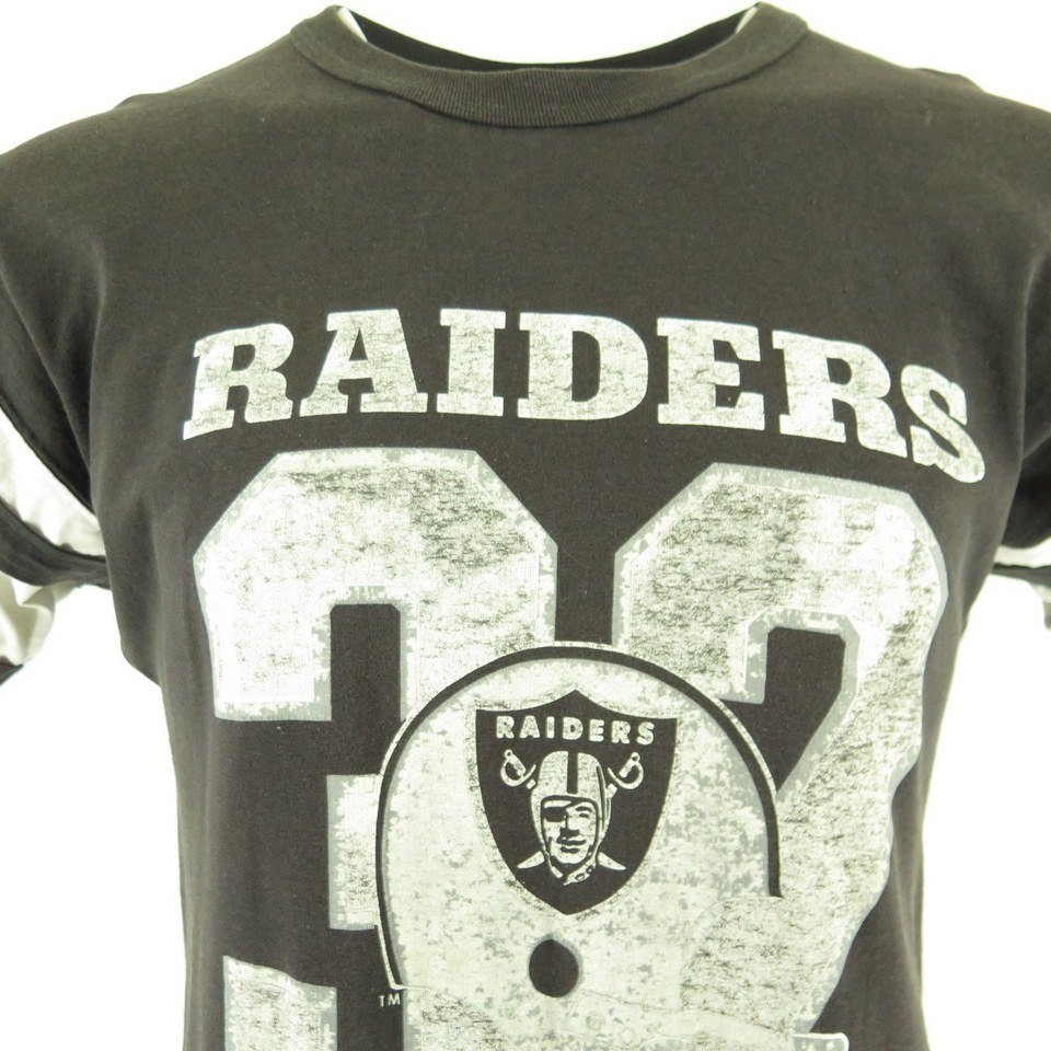 Vintage Oakland Raiders Pro Player Bleached Football Tshirt, Size Larg –  Stuck In The 90s Sports