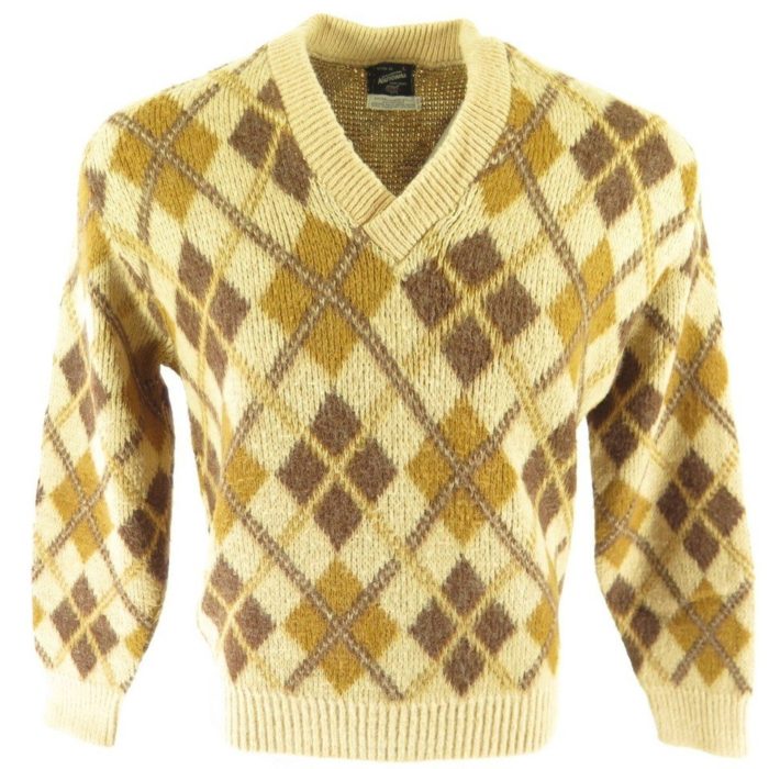 Argyle-plaid-sweater-H19V-1