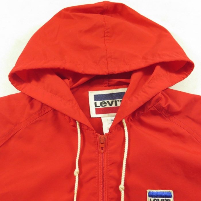 H17H-Levis-windbreaker-hooded-jacket-6