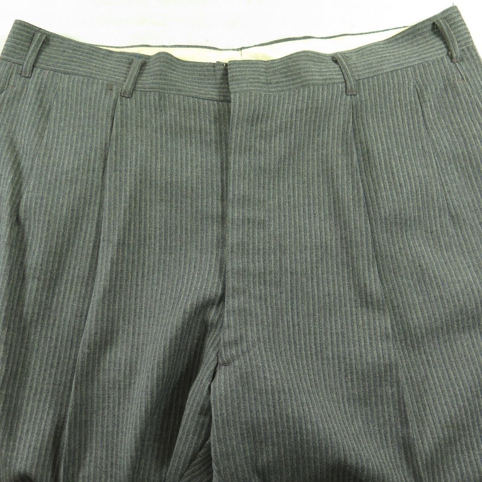 50s-pinstripe-2-piece-suit-