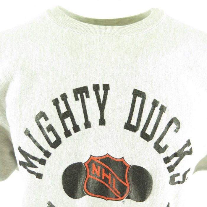 Champion-mighty-ducks-sweatshirt-H28Q-2