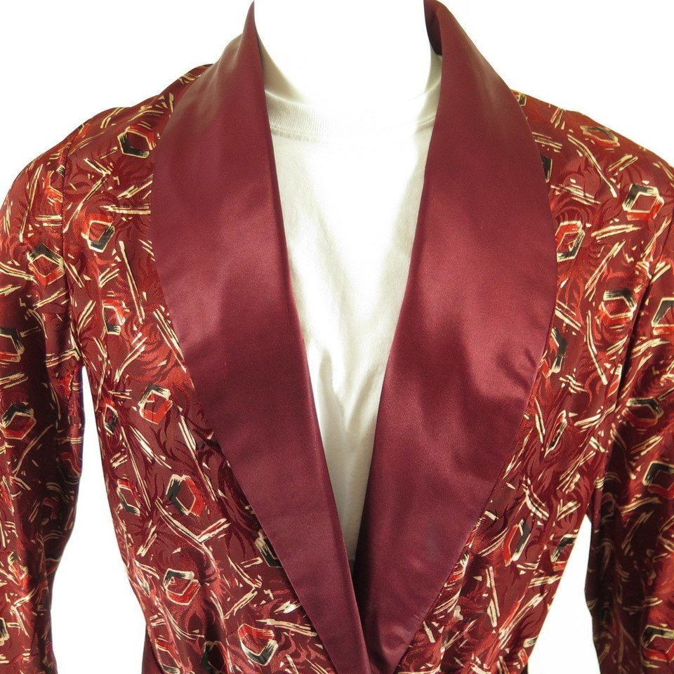 Coronet-red-atomic-brocade-robe-H30J-2