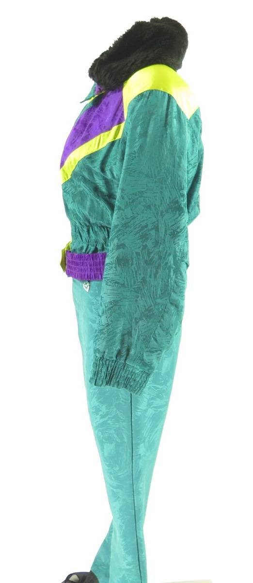 obermeyer-womens-ski-suit-H23Q3