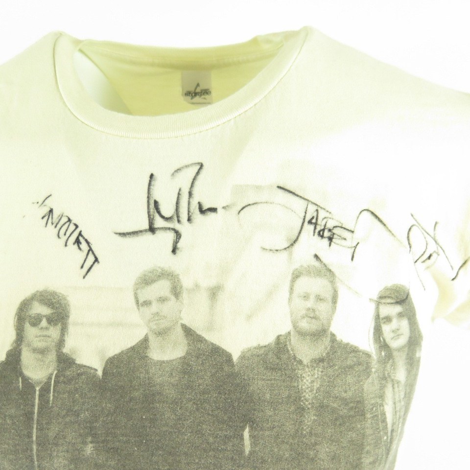 The-maine-tour-shirt-autographed-H36O-2