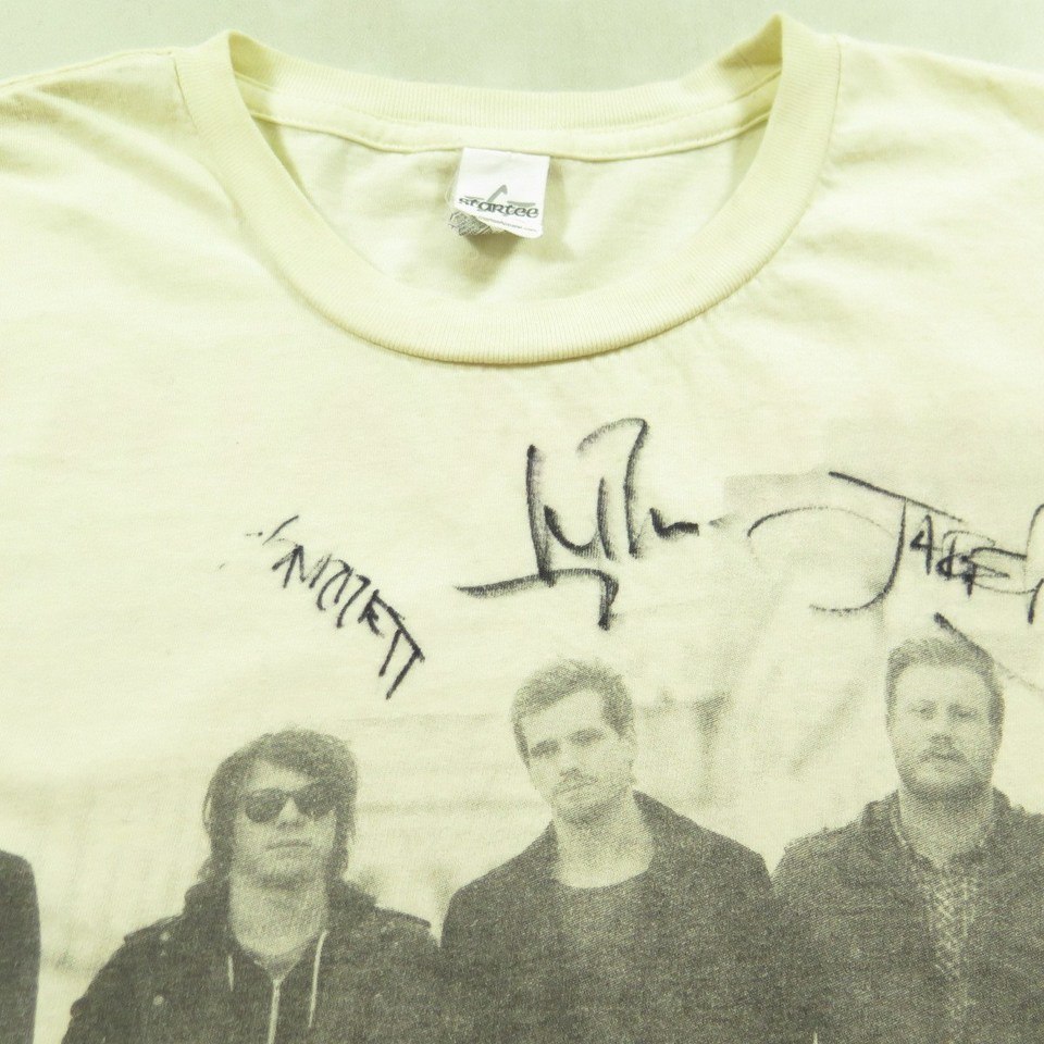 The-maine-tour-shirt-autographed-H36O-8