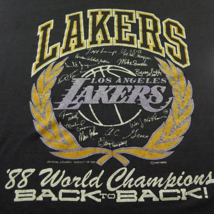 LA-Lakers-world-champs-t-shirt-H46H-8