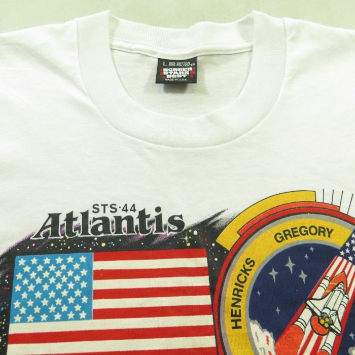 80s-kennedy-space-center-atlantis-t-shirt-H60K-5