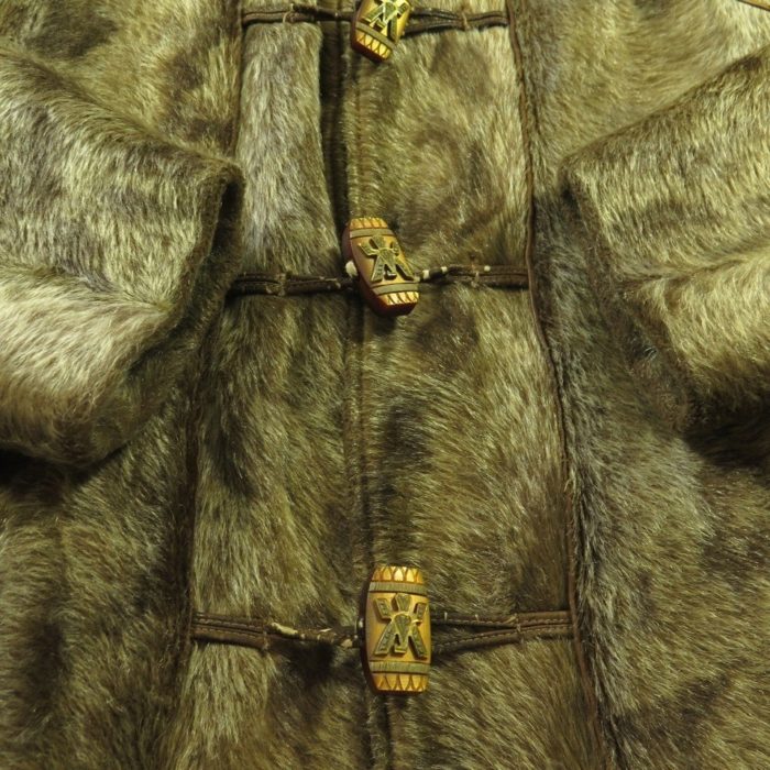 Skua-faux-fur-coat-toggle-H50M-11