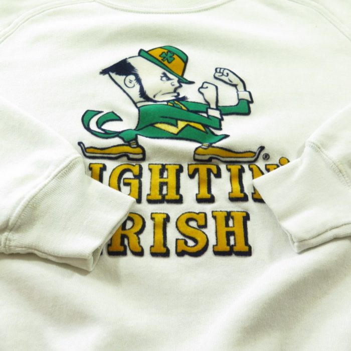 80s-champion-fighting-irish-sweatshirt-H61I-7