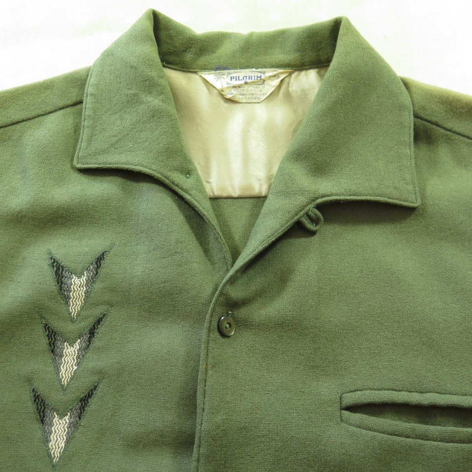 Vintage 50s Camp Shirt Mens L Pilgrim Bakelite Buttons Green USA