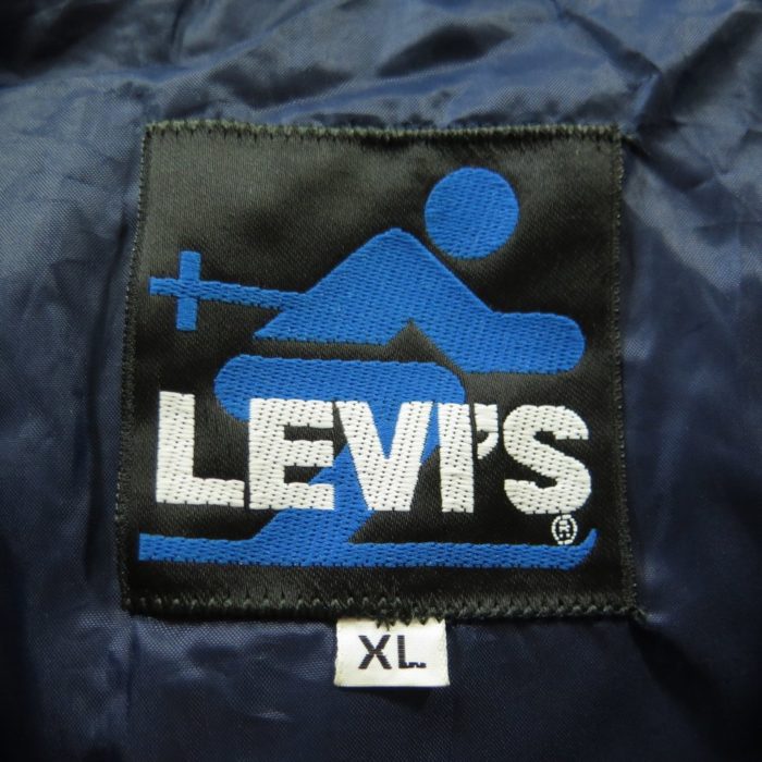 70s-Levis-ski-vest-puffy-H74X-4