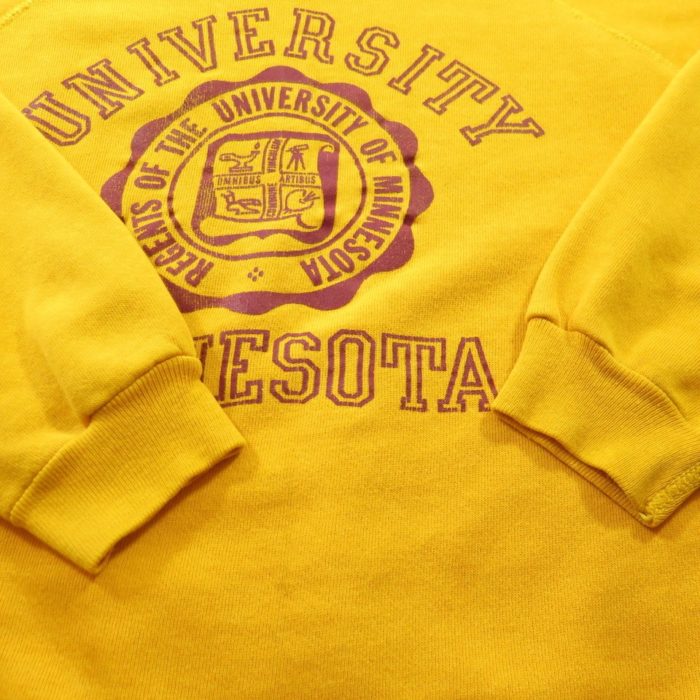 80s-university-of-chicago-sweatshirt-H73E-6