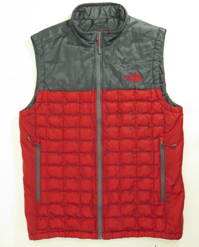 the-north-face-quilted-puffy-vest-H77E-1