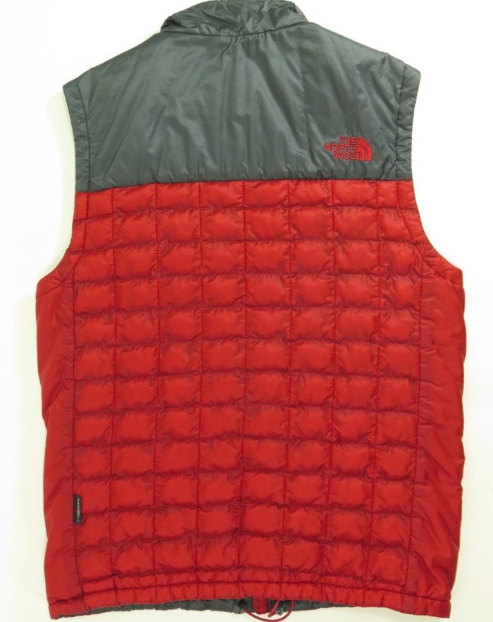 the-north-face-quilted-puffy-vest-H77E-2