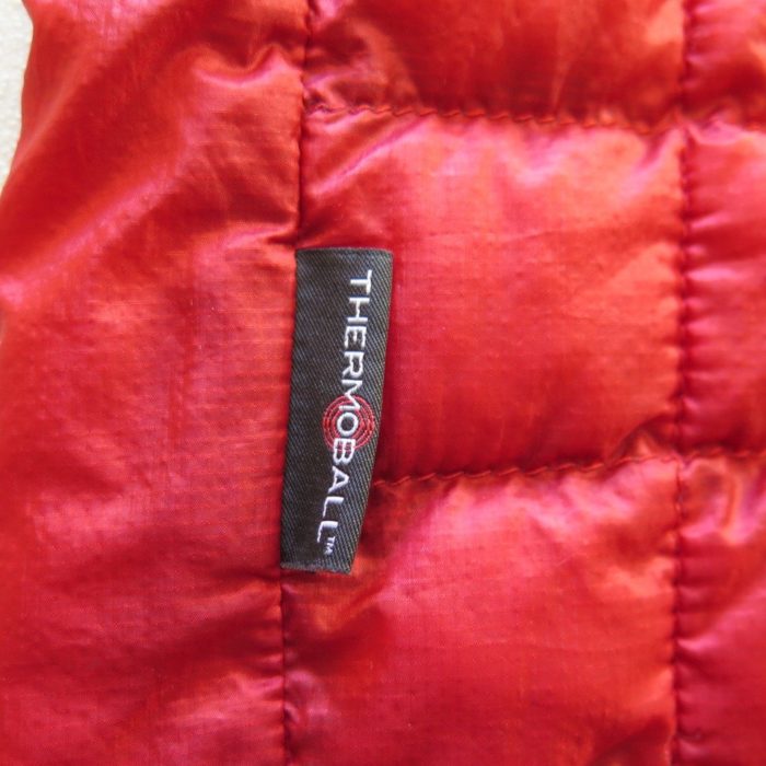 the-north-face-quilted-puffy-vest-H77E-3