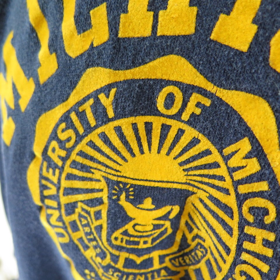 80s-michigan-university-sweatshirt-Artex-H85X-3