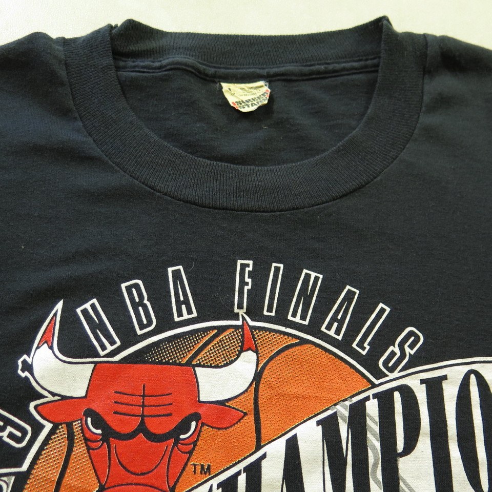 Vintage 80s Chicago Bulls Champion T-shirt XL Deadstock NBA