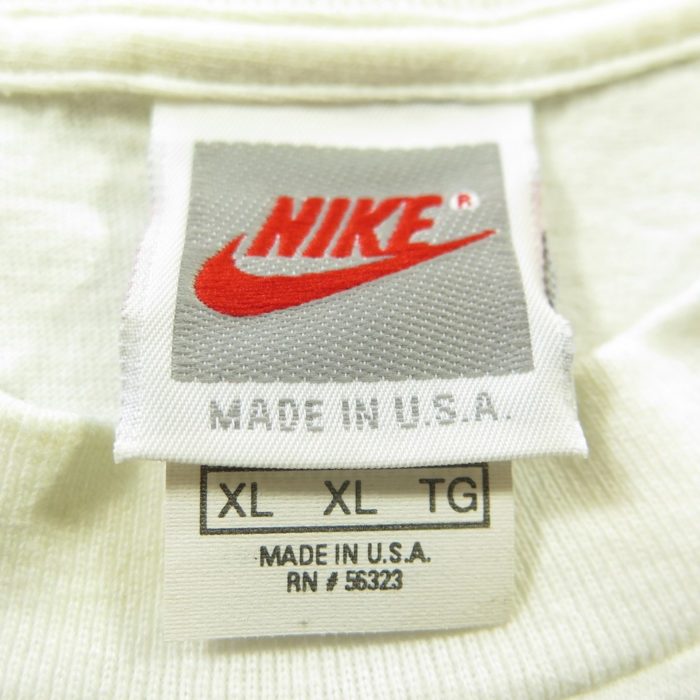 aanvulling In de naam Republiek Vintage 90s Nike T-Shirt XL Michigan Basketball Camp USA Made Steve Fisher  | The Clothing Vault