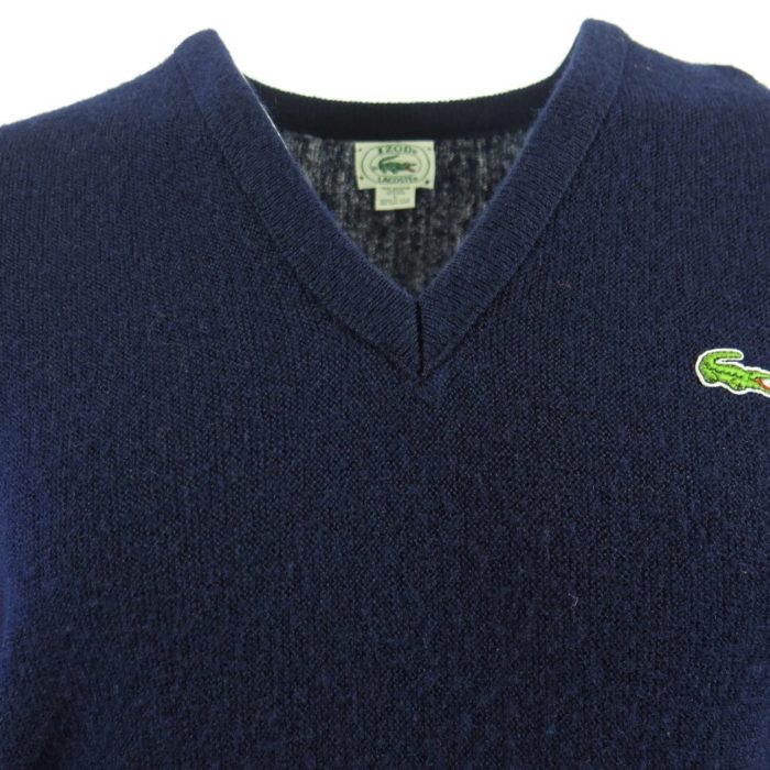 lacoste-blue-sweater-I06S-2