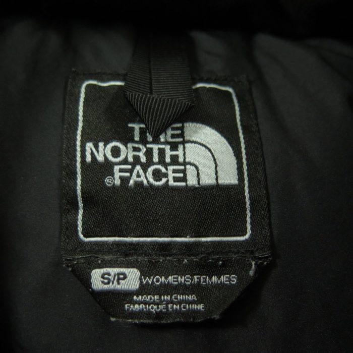 north-face-womens-puffy-vest-I16X-5