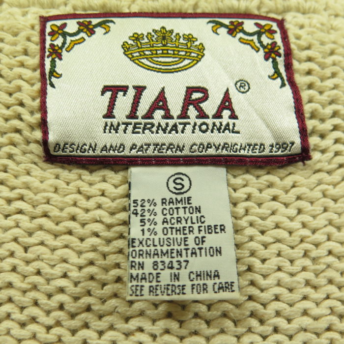 tiara-off-white-ugly-cardigan-I18J-6-1