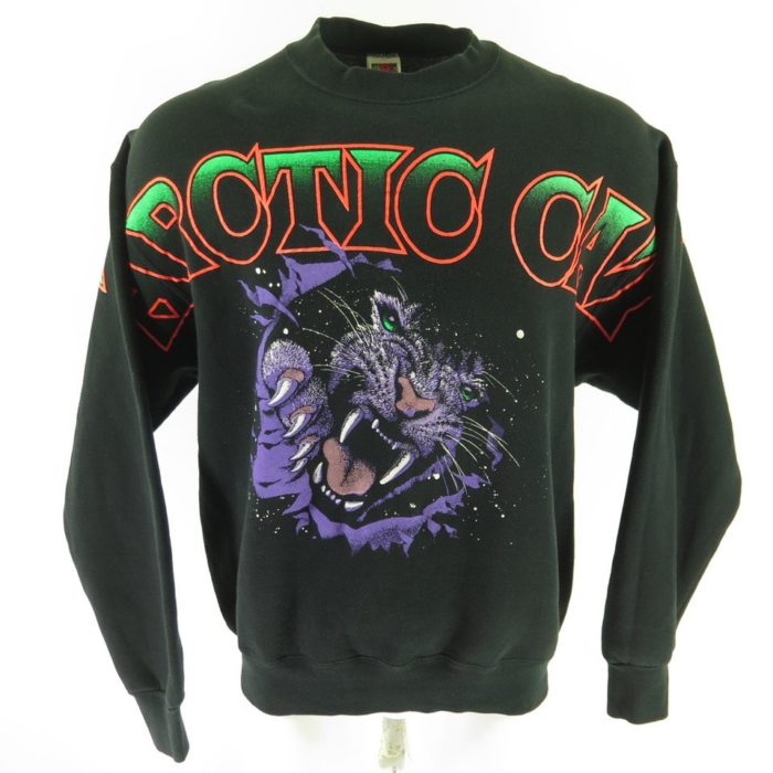90s-fruit-of-the-loom-arctic-cat-black-sweater-H79W-1